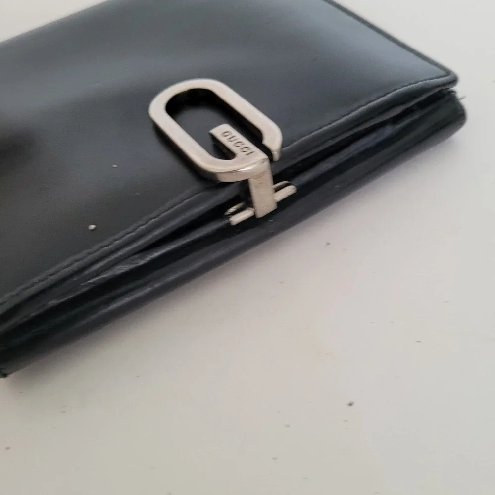 Gucci Vintage Black Leather Bifold Wallet G Logo Buckle Silver Hardware Italy